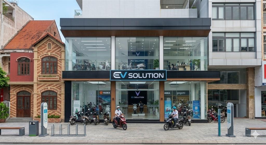 Cho thuê nhà 2 tầng tôn đức thắng gần mega market (ngang 10,5m)