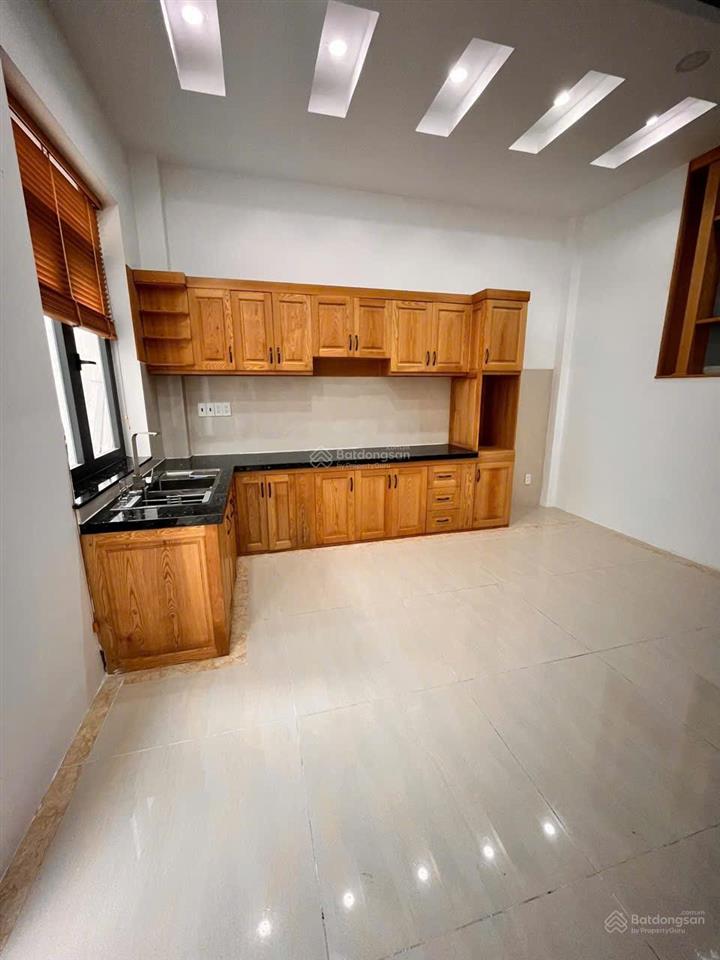 Nhà trọ quận 2, cát lái, gần trường umt, to 2 phòng, chỉ 5 triệu, full đồ
