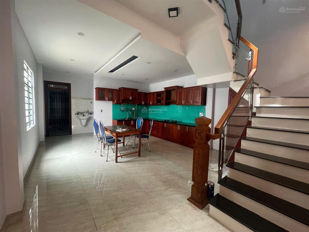 Nhà 2 tầng thanh hoá, đường 10.5m, gần chợ hoà xuân, gần cầu nguyễn trị phương, giá chính chủ