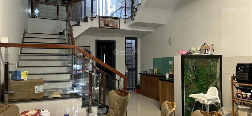 Cho thuê nhà 2,5 tầng mặt tiền bùi trang chước, 3pn, 3wc, hòa xuân, đà nẵng.