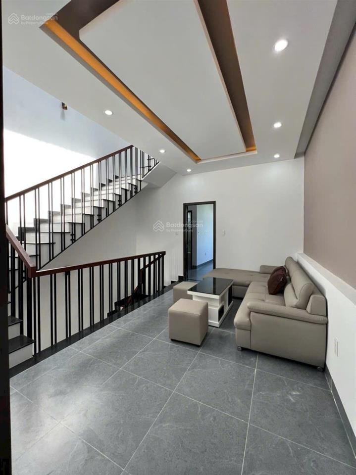 Cho thuê nhà 3 tầng mặt tiền đường trần kim xuyến hoà xuân, đà nẵng