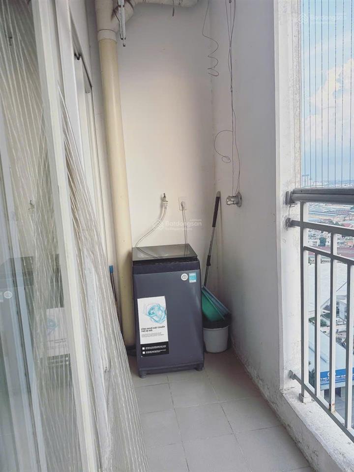Bán căn hộ 84.5m2 tầng trung view hướng đường giá 2.3 tỷ còn thương lượng nhẹ