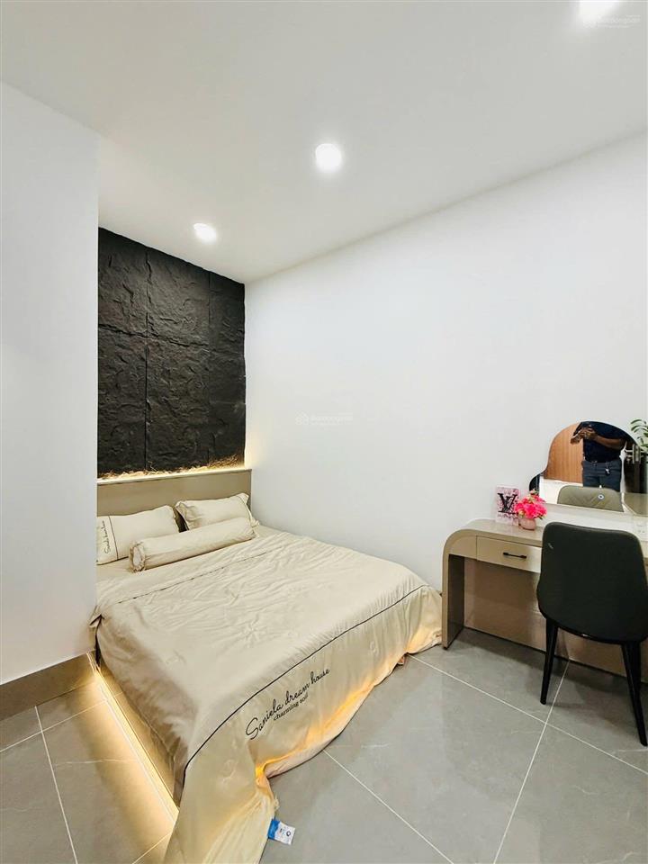 Nhà xây mới. giá cực rẻ . có giá tốt khi khách làm việc bên em . 0937 936 *** mr ngân