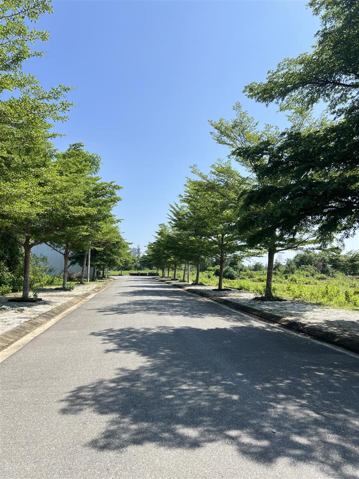 Khu đô thị số 4 100m2 đường 7,5m có sổ đỏ 2,55 tỷ