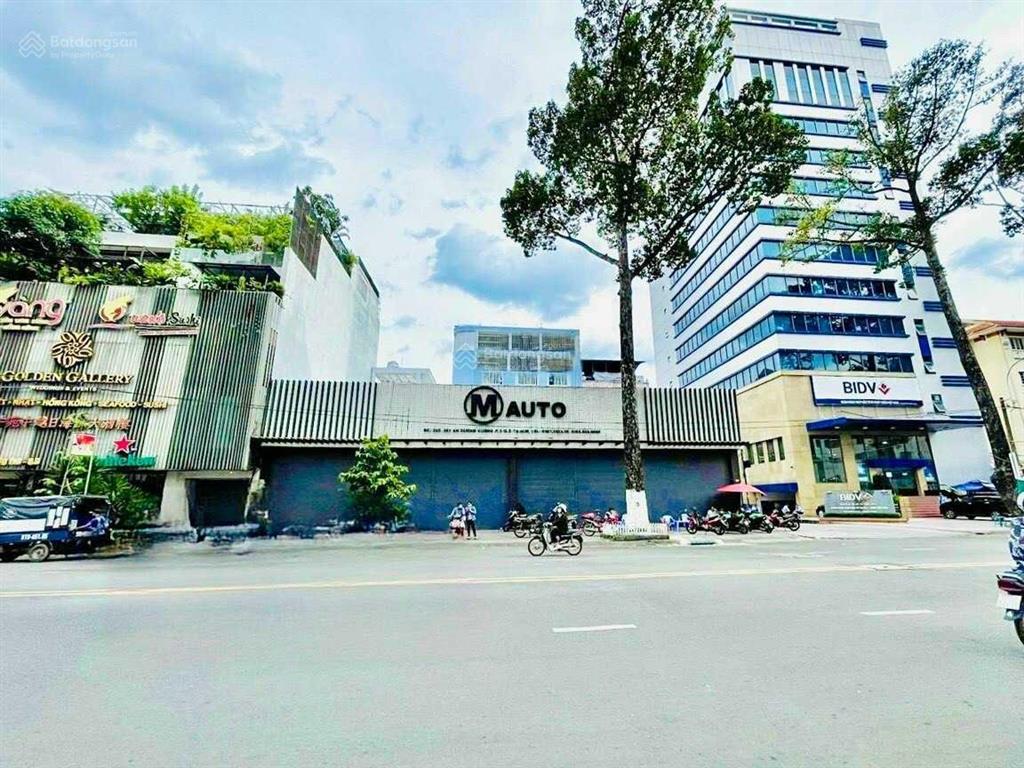 Nhà cho thuê góc 2 mặt tiền 163 165 trần não, quận 2, khu sầm uất nhà hàng, showroom  30x40 t 1l