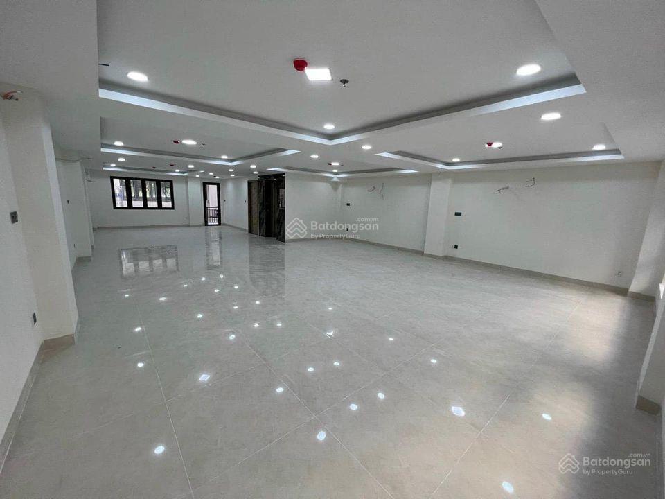 Nhà cho thuê góc 2 mặt tiền 163 165 trần não, quận 2, khu sầm uất nhà hàng, showroom  30x40 t 1l