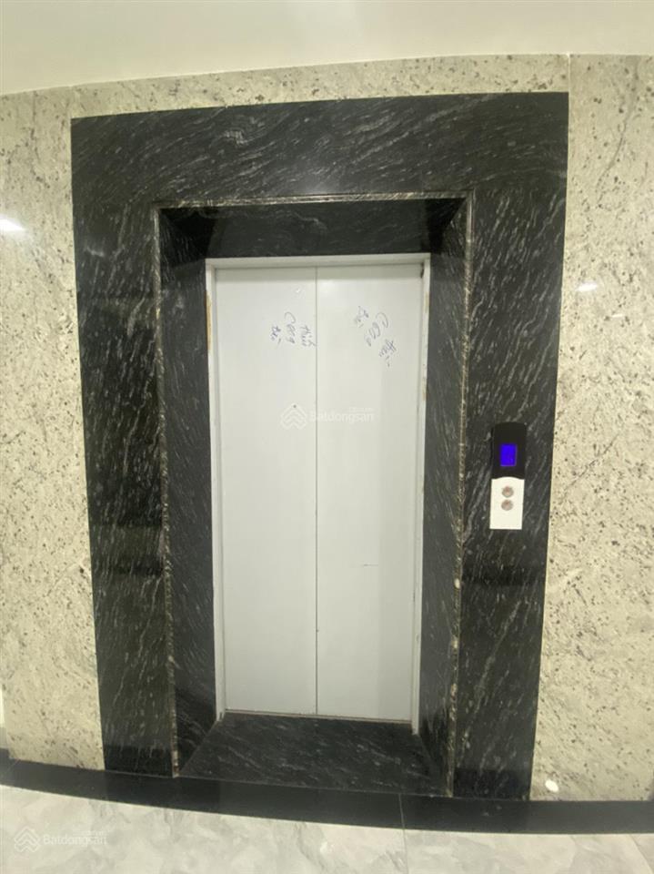 19  21  23 phạm viết chánh q1, dt 10 x 16m, hầm t 5l tm, giá 150 triệu/tháng,  0934 004 ***