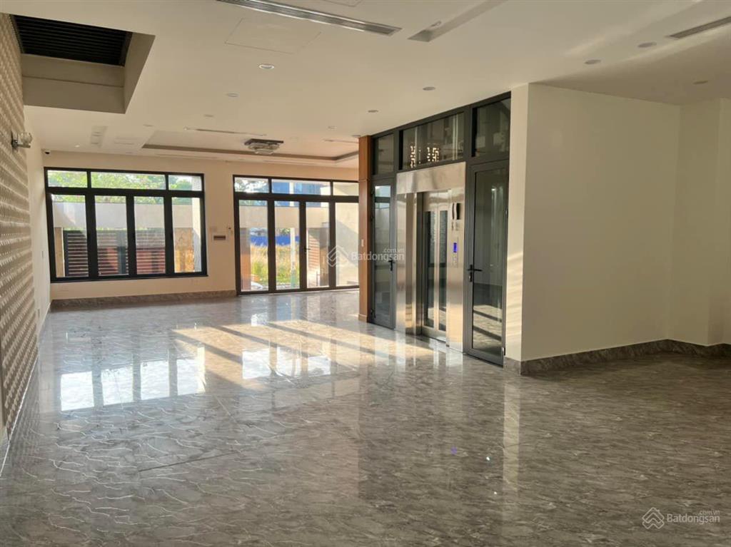 Nhà cho thuê nguyễn gia trí, bình thạnh, dt 10x20m, hầm, 1t, 6l, giá 180tr/th,  0934 004 ***