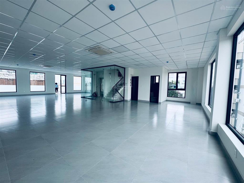 Tòa nhà mặt tiền 23 đường ba tháng hai ngay vòng xoay dân chủ quận 10,  0934 004 ***