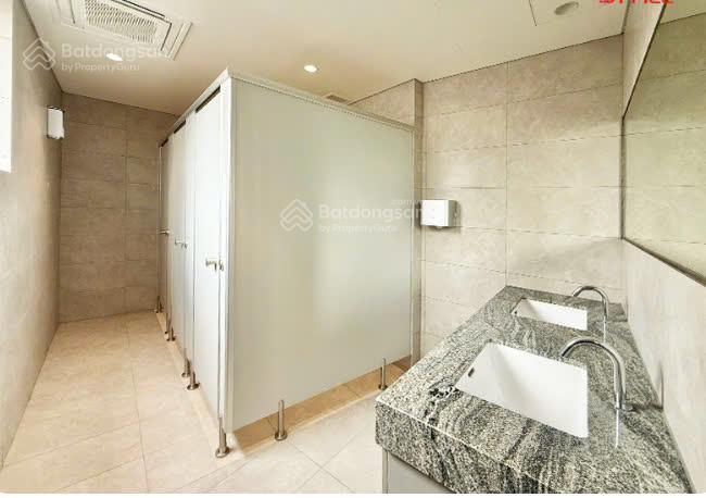 Tòa nhà góc 2mt 1  3  5 trần hưng đạo  calmette, bến thành, quận 1