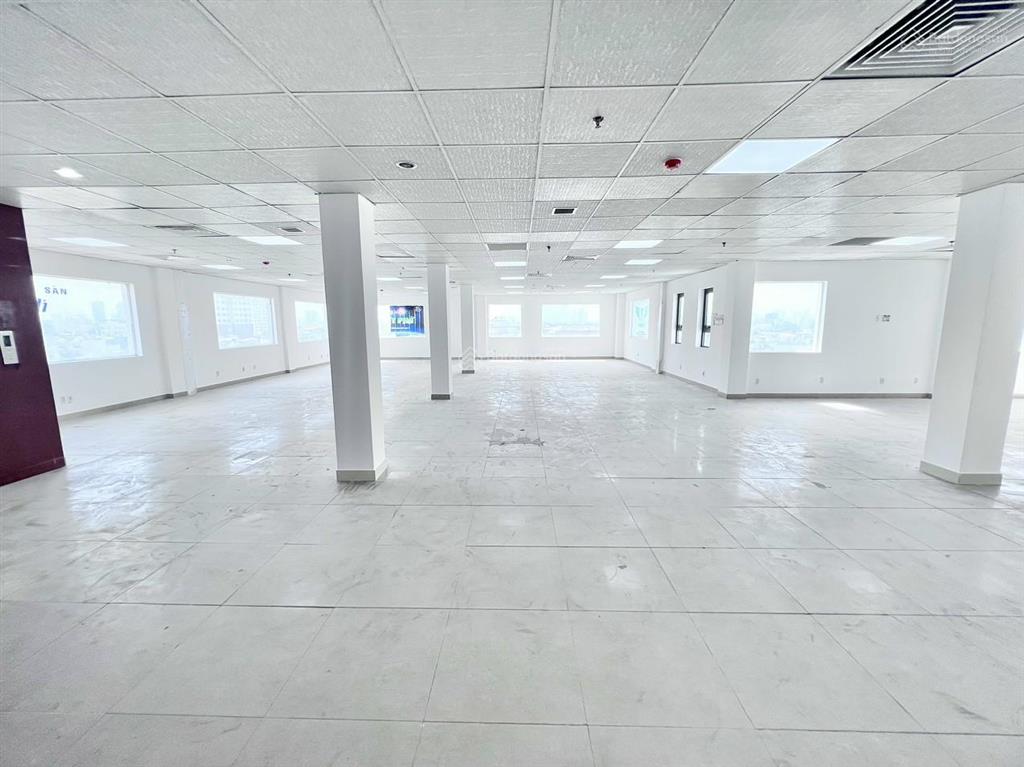 Tòa nhà góc hoàng văn thụ  hồ văn huê, quận phú nhuận. dtsd thực 13000m2, 2 hầm 1 trệt, 7 lầu
