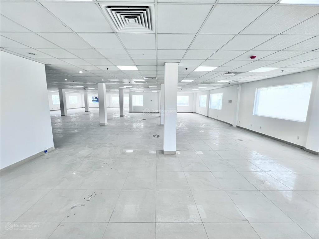 Tòa nhà góc hoàng văn thụ  hồ văn huê, quận phú nhuận. dtsd thực 13000m2, 2 hầm 1 trệt, 7 lầu
