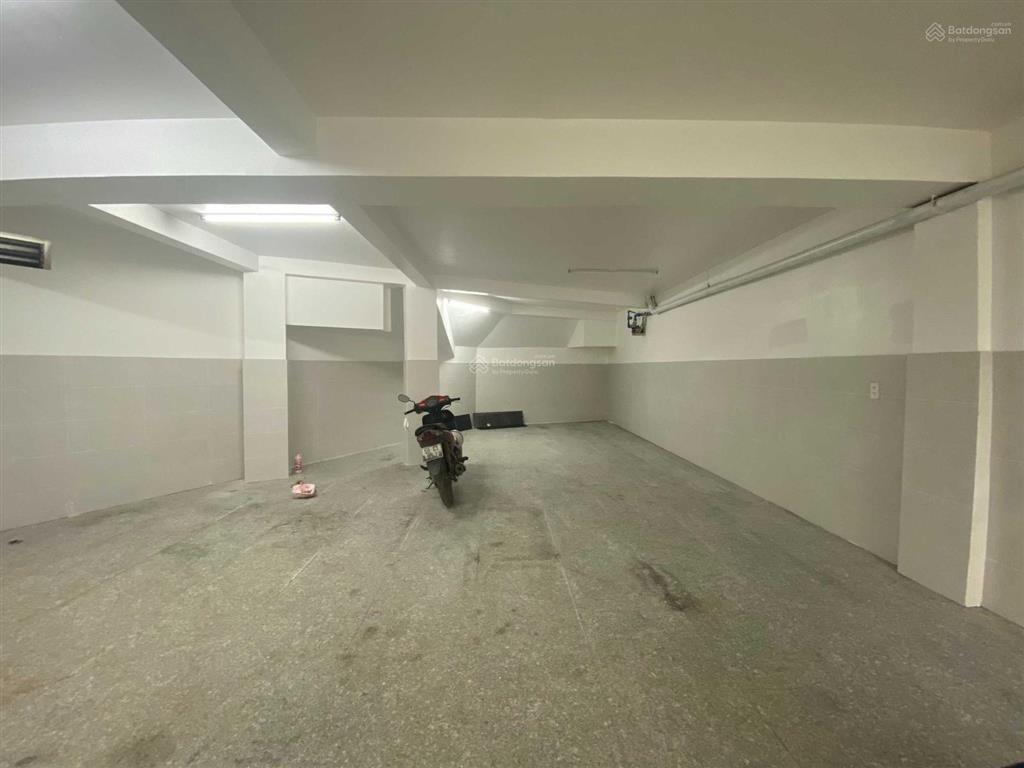 Tòa nhà góc 2 mặt tiền trần hưng đạo, quận 1  9x25m hầm 7 tầng giá 190tr
