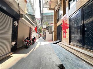 Bán gấp tòa chdv cao cấp cầu giấy , giá tốt. dòng tiền 280tr/ tháng lô góc 2 thoáng, 156m2 x9 tầng.