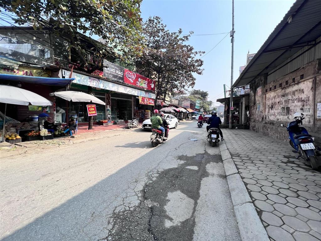 Chủ cần tiền bán gấp 463m2 đất thị trấn, mt35m, lô góc, chia được 5 mảnh đẹp, ô tô tải đỗ tận nơi.