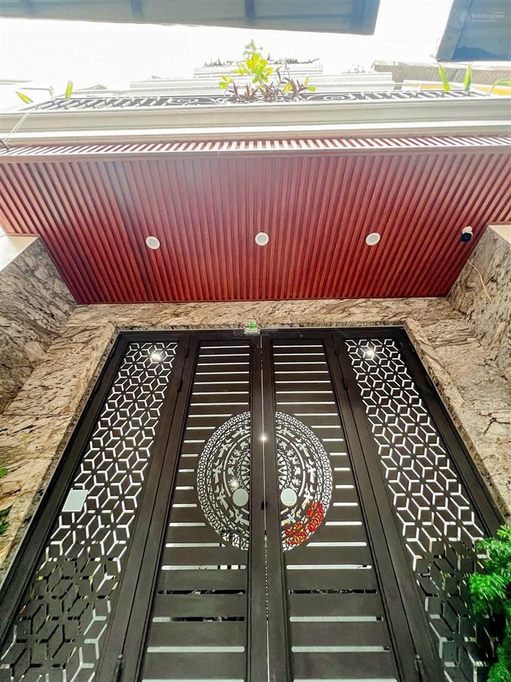 Nhà đẹp mễ trì, 60m2 cho thuê 65tr/ tháng, lô góc, ô tô qua nhà, chỉ 250tr/m2