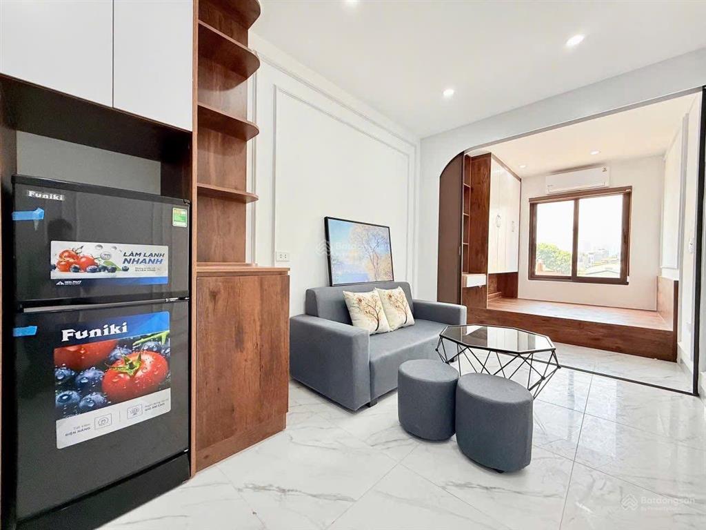 Chdv cao cấp cầu giấy, ô tô vào nhà, cho thuê 120tr/ tháng 80m2 24 pn full nội thất.