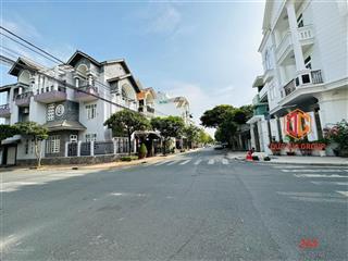 Nhà 6,2 tỷ kdc d2d nhà 3 lầu ngộp cực nặng bán gấp siêu tốt hiện tại mua ở đầu tư đều được