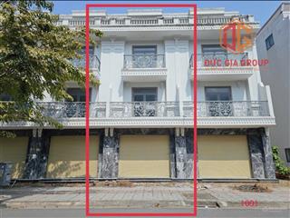 Nhà thô trục f5 siêu đẹp 3 lầu 95m2 kdc bửu long 6,15 tỷ công viên vị trí đẹp hoàn thiện ở ngay