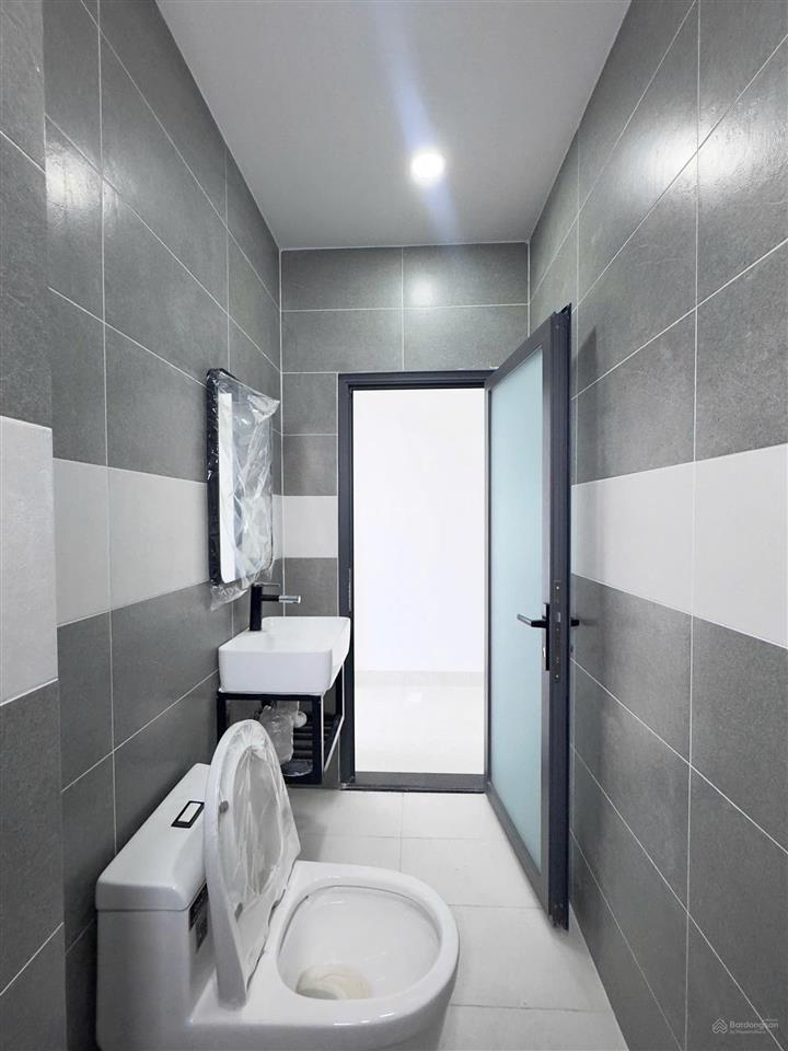 Nhà bán mt nguyễn thành phương 8,2 tỷ nhà 2 lầu 128m2 vị trí kinh doanh giá ngộp bán nhanh