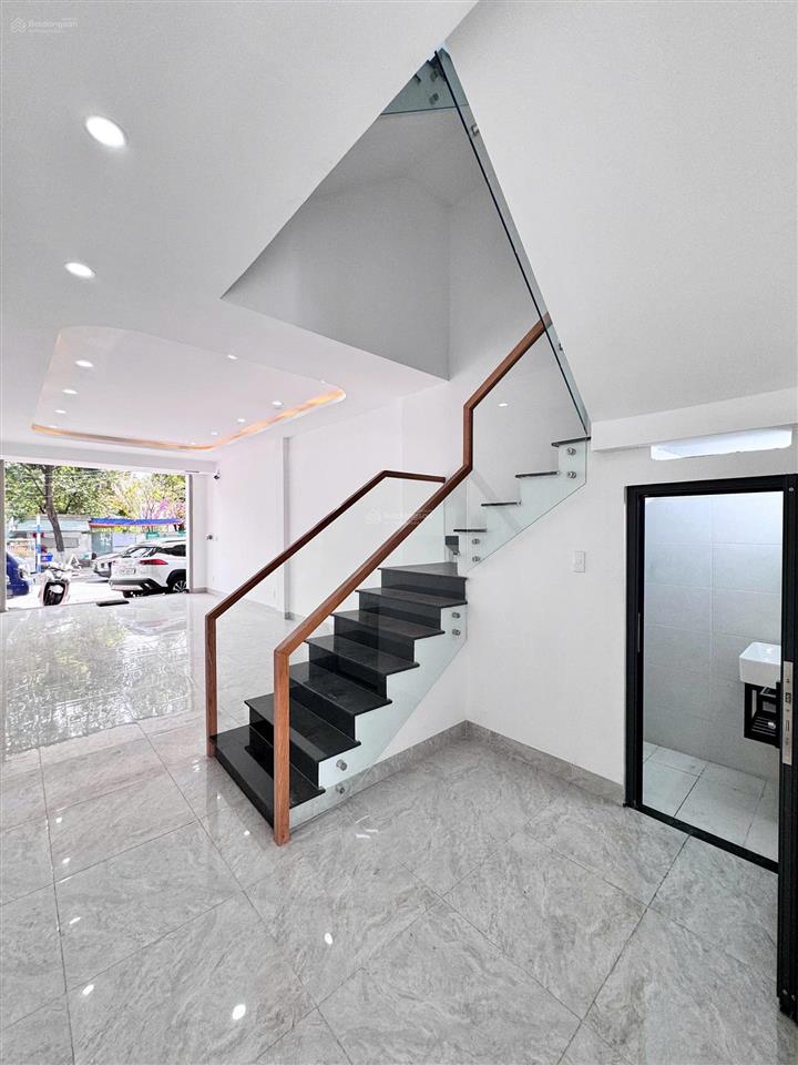 Nhà bán mt nguyễn thành phương 8,2 tỷ nhà 2 lầu 128m2 vị trí kinh doanh giá ngộp bán nhanh