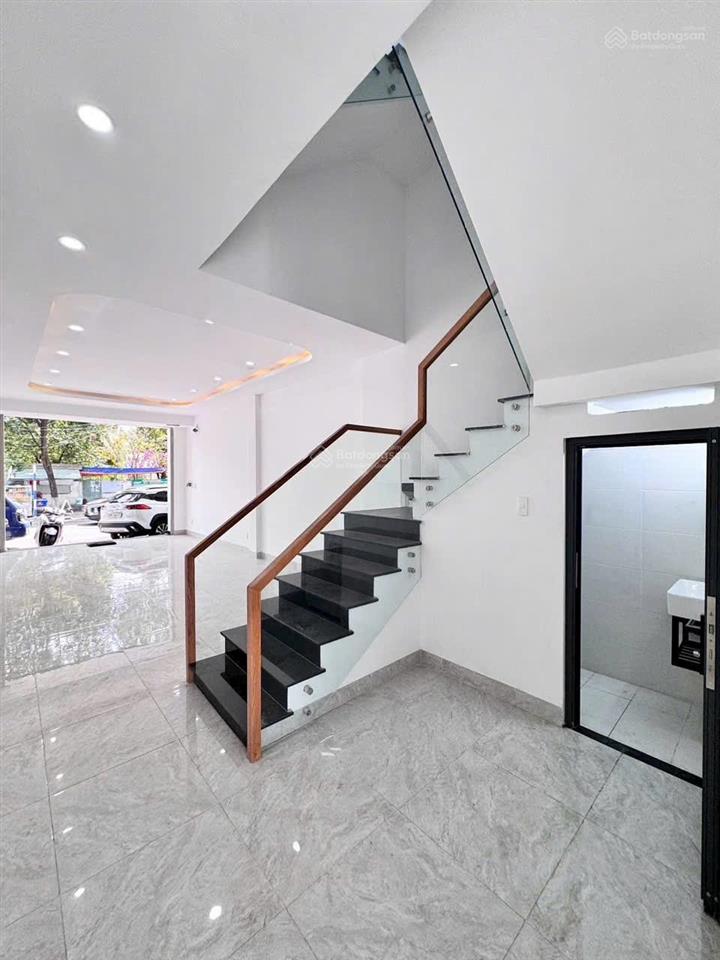 Nhà bán mt nguyễn thành phương 8,2 tỷ nhà 2 lầu 128m2 vị trí kinh doanh giá ngộp bán nhanh