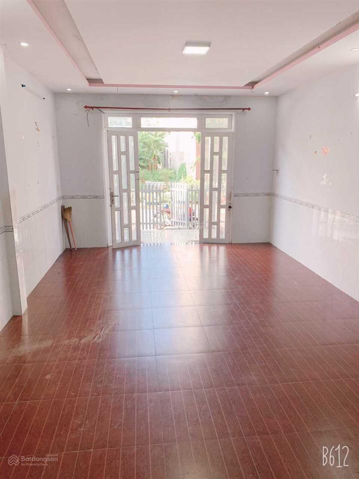 Bán nhà liên kế 5x18m=90m2 kdc tân phong, giá tốt chỉ 4,5 tỷ vị trí đẹp vào ở ngay nhà 1 lầu 3pn