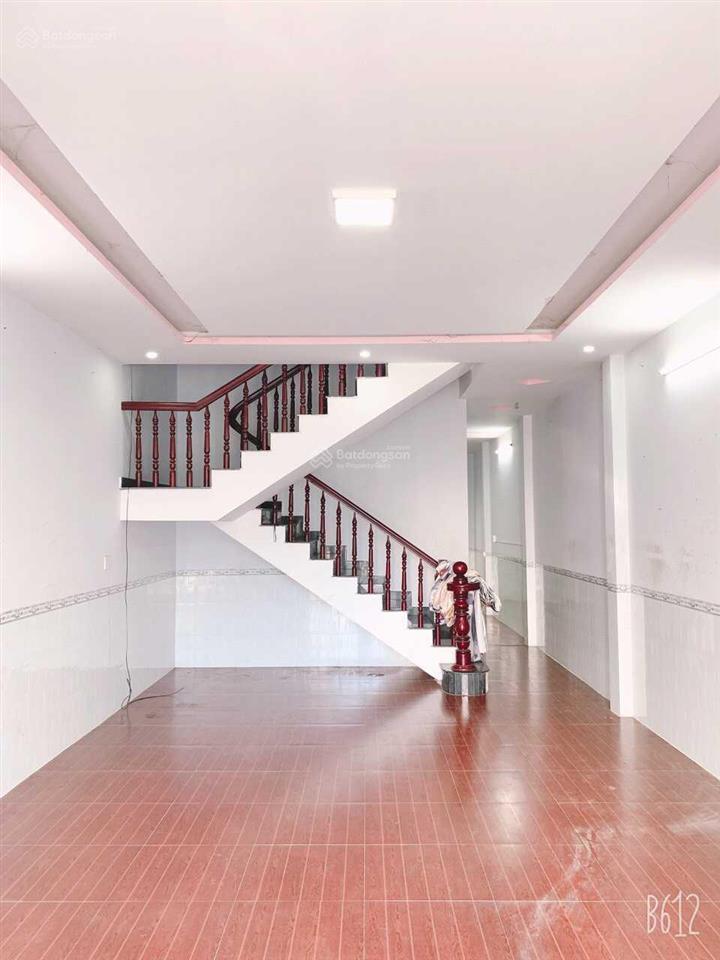 Bán nhà liên kế 5x18m=90m2 kdc tân phong, giá tốt chỉ 4,5 tỷ vị trí đẹp vào ở ngay nhà 1 lầu 3pn