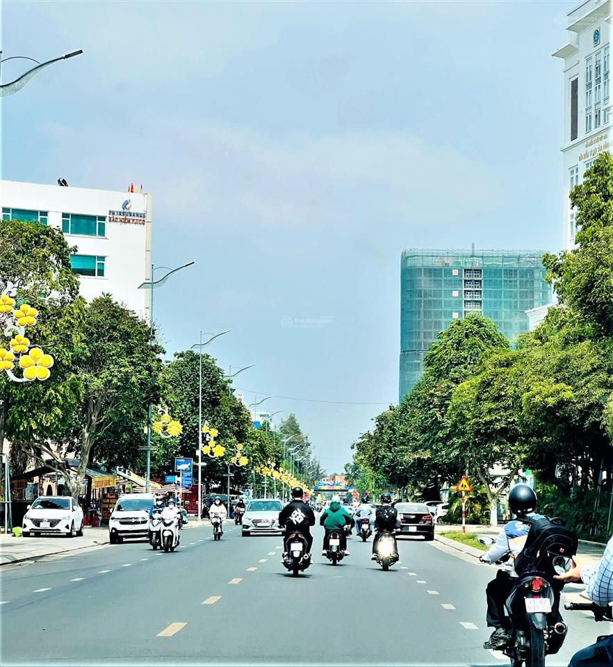 Nhà bán chợ hãng dầu khu nhà trắng 57m2 hiếm người bán 3,45 tỷ góc 2mt nhà lầu 3pn đường bàn cờ