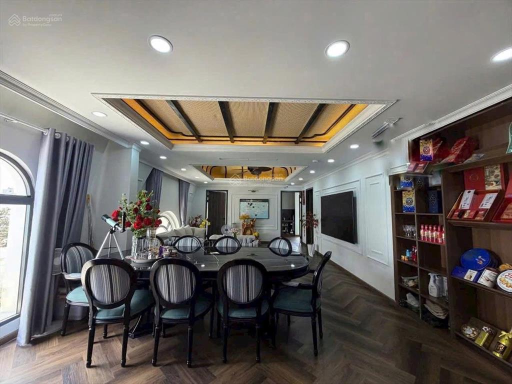 Bán khách sạn 35 tỷ dòng tiền 150tr/th tổng 36 phòng chdv full kín vận hành 1000m2 sử dụng sàn