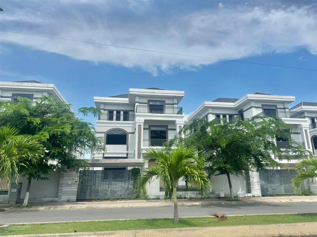 Biệt thự xây thô kdc bửu long nhà thô 15 tỷ view đẹp 300m2 đơn lập nhà 2 lầu 6pn hầm xe hơi