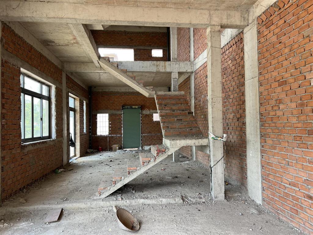 Biệt thự xây thô kdc bửu long nhà thô 15 tỷ view đẹp 300m2 đơn lập nhà 2 lầu 6pn hầm xe hơi