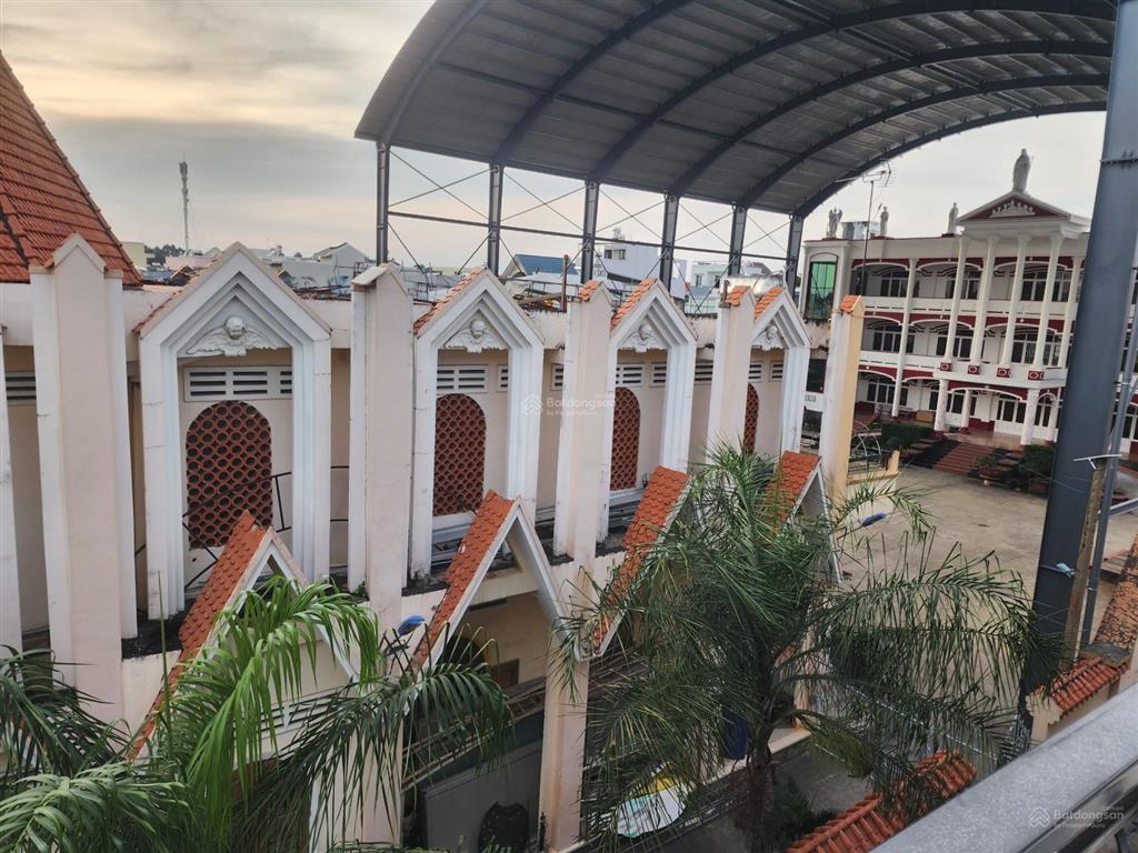 Bán căn góc nhà 1 trệt 2 lầu ngay giáo xứ phúc hải, tân phong đất 70m2 dts hơn 200m2, giá 4,5 tỷ