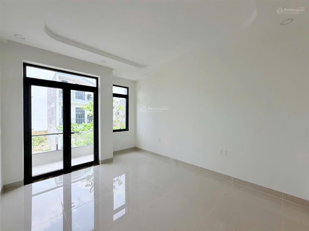Nhà mới xây 3 lầu đường f7 giá 5,7 tỷ kdc bửu long hiện đại đẳng cấp sổ sẵn hoàn công giao nhà 5pn