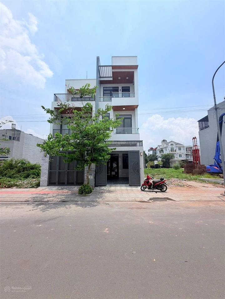 Nhà mới xây 3 lầu đường f7 giá 5,7 tỷ kdc bửu long hiện đại đẳng cấp sổ sẵn hoàn công giao nhà 5pn