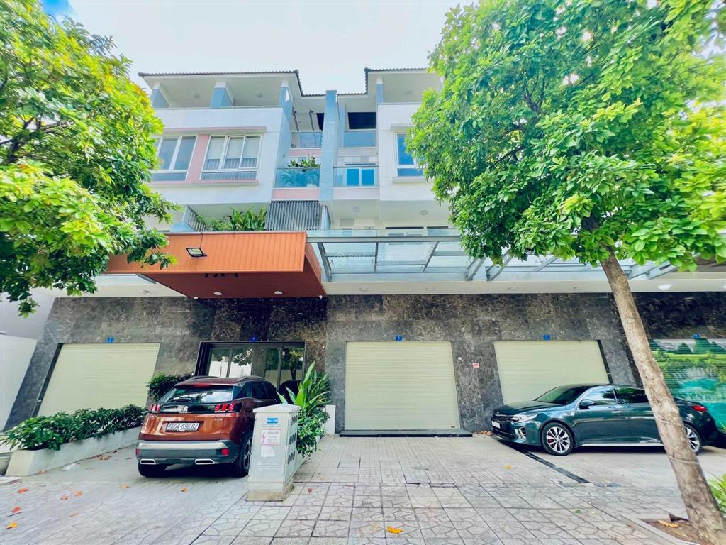 Nhà thô đường n2 văn hoa villas giá 10 tỷ sổ riêng hoàn công 1 trệt 3 lầu vị trí siêu đẹp