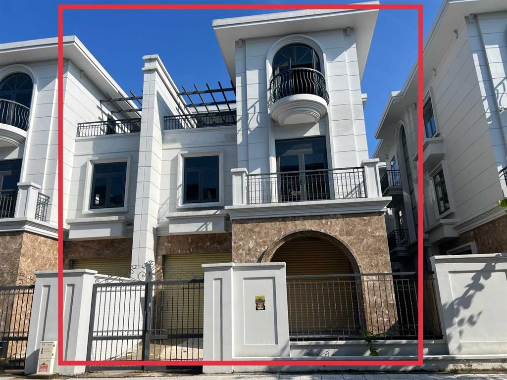 Biệt thự kdc bửu long nhà thô 9,45 tỷ view đẹp hoàn thiện ở ngay nhà 2 lầu 5pn hầm xe hơi 200m2