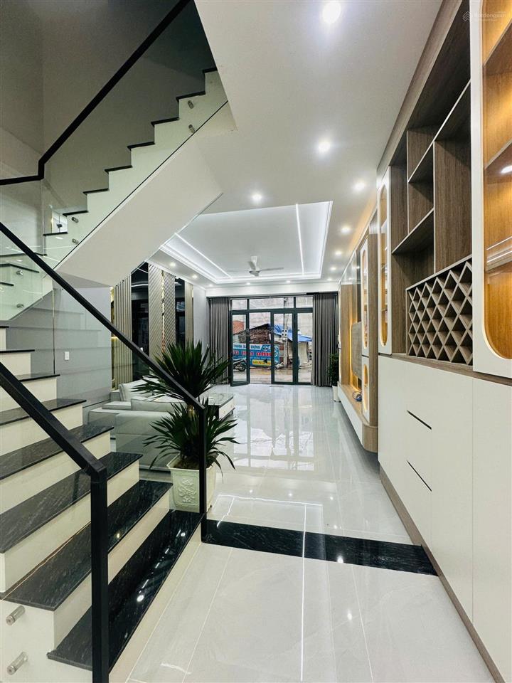 Nhà xây mới hoàn công vị trí 2 hoàng minh chánh 2 lầu giá 4,8 tỷ dọn vào ở ngay giá cực tốt