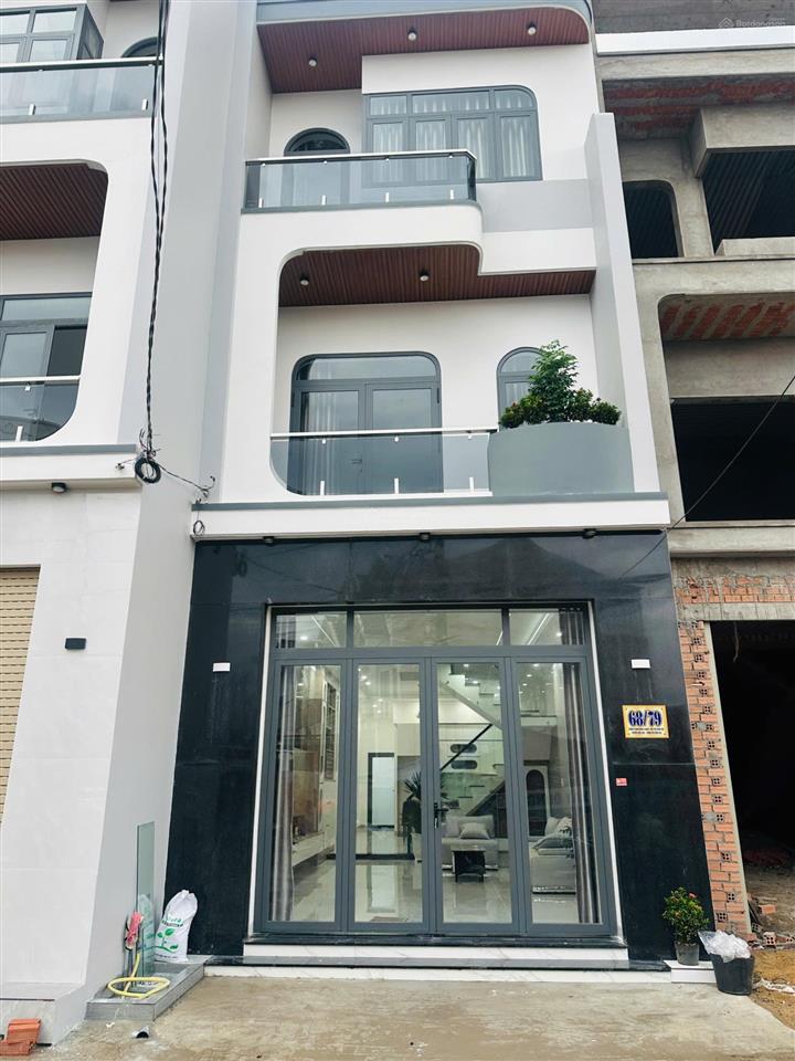 Nhà xây mới hoàn công vị trí 2 hoàng minh chánh 2 lầu giá 4,8 tỷ dọn vào ở ngay giá cực tốt