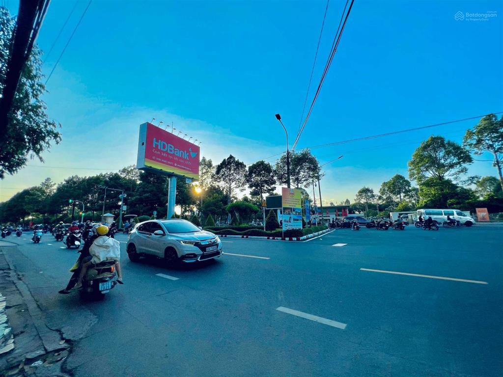 Mặt tiền phạm văn thuận 27,5 tỷ 286m2 ngang 10m siêu đẹp ngay quảng trường tỉnh tài sản hiếm có