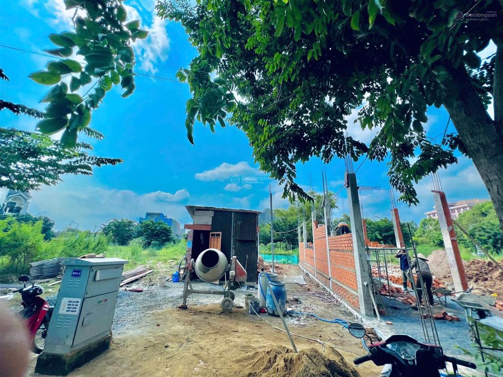 Đất bán p. quang vinh 100m2 vị trí 2 nguyễn du thông sang mega, kinh doanh buôn bán 4,68 tỷ