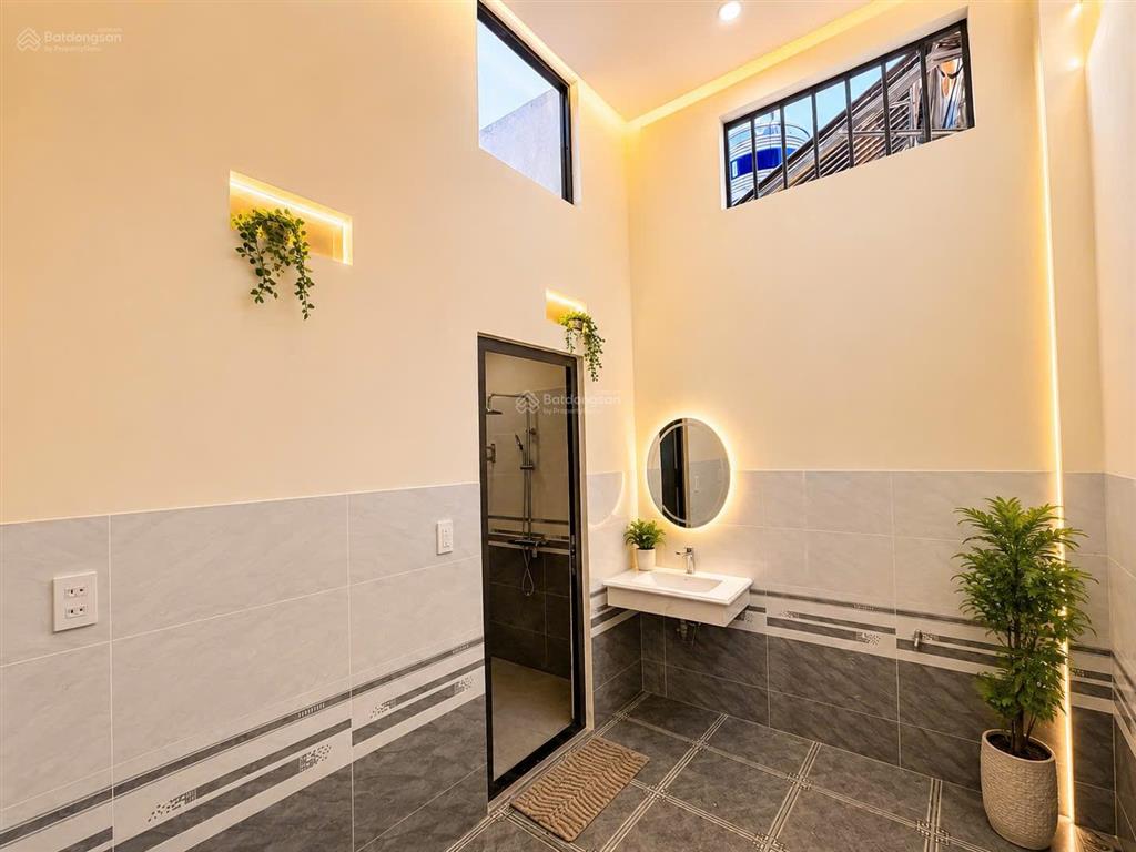Nhà bán p. bửu hòa mới xây hiện đại 3,68 tỷ 1 trệt 1 lầu 66m2 hoàn công đầy đủ xe hơi tận cửa