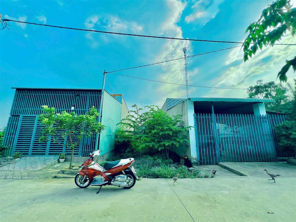 Đất chính chủ cần bán 138m2 giá 1,6 tỷ tân bình hương lộ 7 sổ riêng full thổ đường 6m nhà xây kín