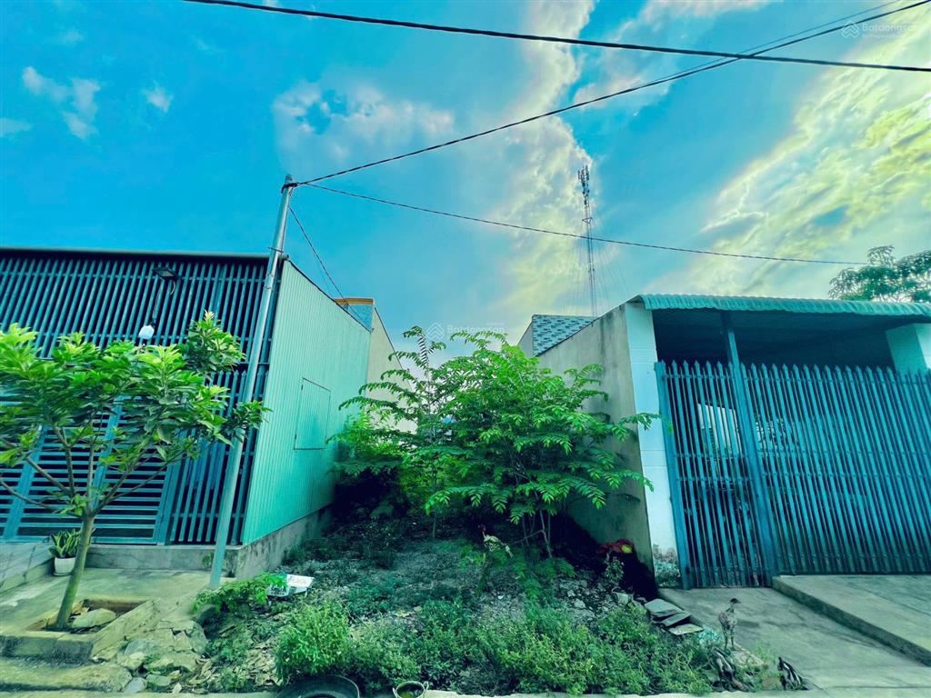 Đất chính chủ cần bán 138m2 giá 1,6 tỷ tân bình hương lộ 7 sổ riêng full thổ đường 6m nhà xây kín