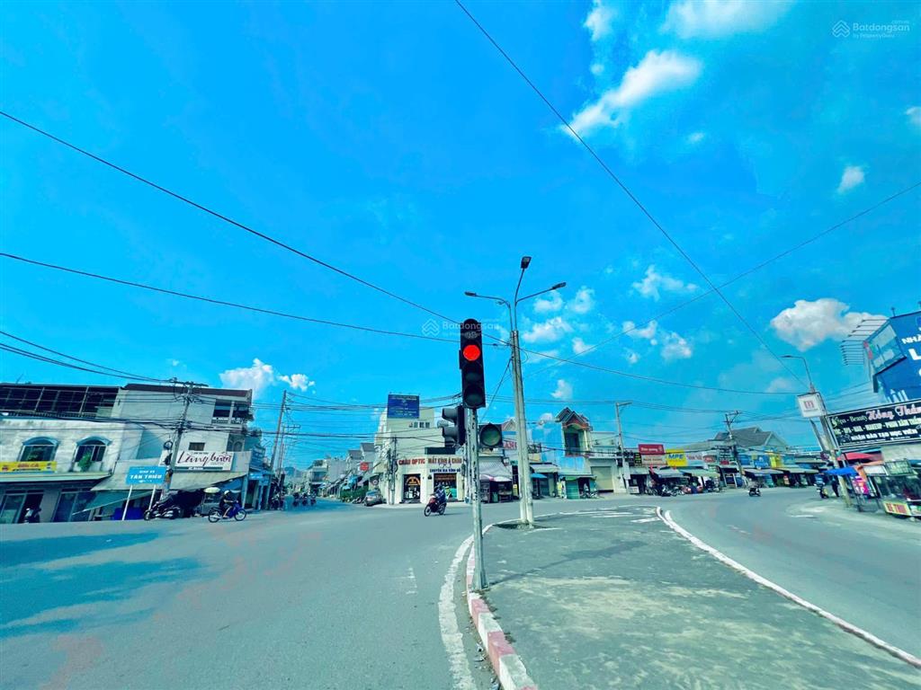 Đất chính chủ cần bán 138m2 giá 1,6 tỷ tân bình hương lộ 7 sổ riêng full thổ đường 6m nhà xây kín