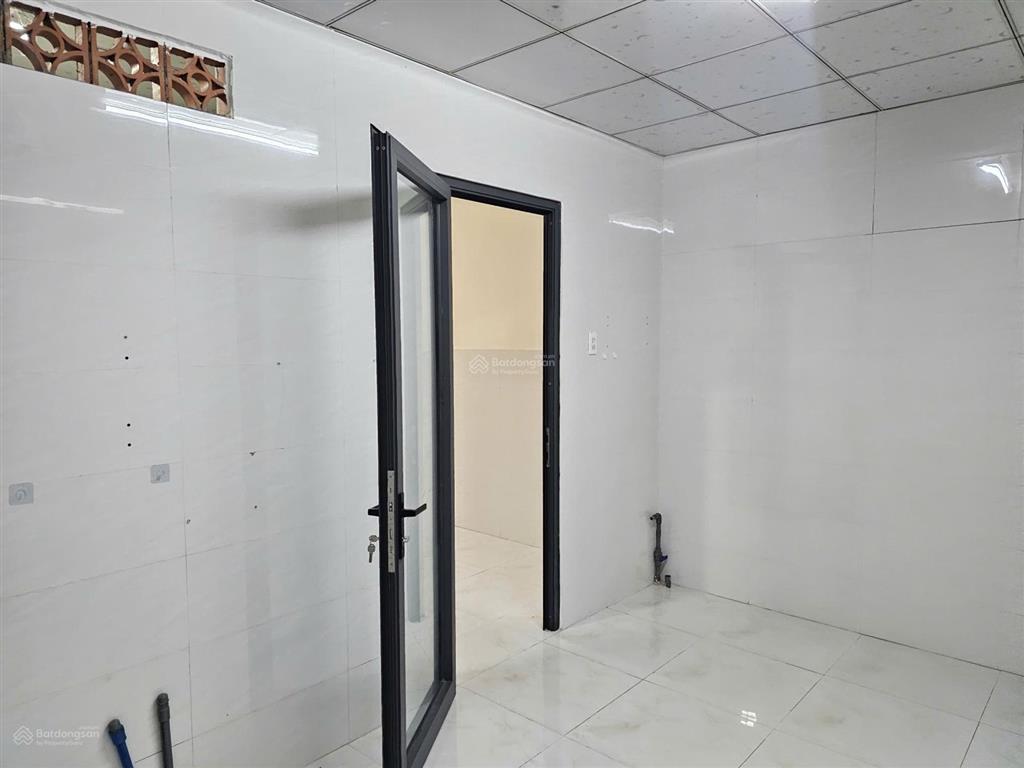 Nhà 4 tỷ song ngữ lạc hồng cấp 4 sân xe hơi 81m2 gồm 2pn sổ riêng giá tốt vào ở ngay