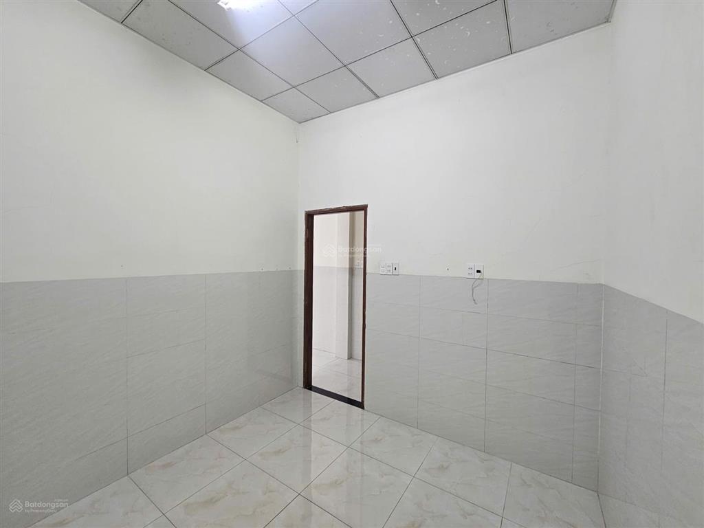 Nhà 4 tỷ song ngữ lạc hồng cấp 4 sân xe hơi 81m2 gồm 2pn sổ riêng giá tốt vào ở ngay