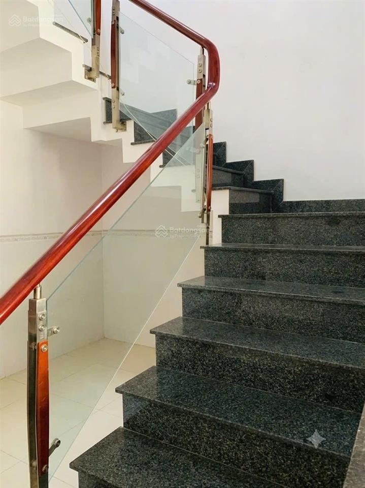 Nhà 3 lầu d12 kdc d2d giá 8,6 tỷ sẵn dòng tiền 18tr/th sổ sẵn hoàn công giá cực tốt thời điểm này