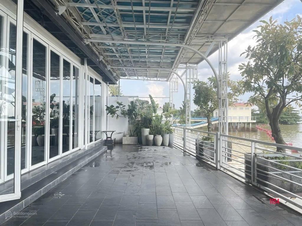 Kẹt tiền bán gấp 279m2 mt cmt8 siêu víp chỉ 15,9 tỷ dòng tiền cho thuê 50tr/th sổ sẵn công chứng