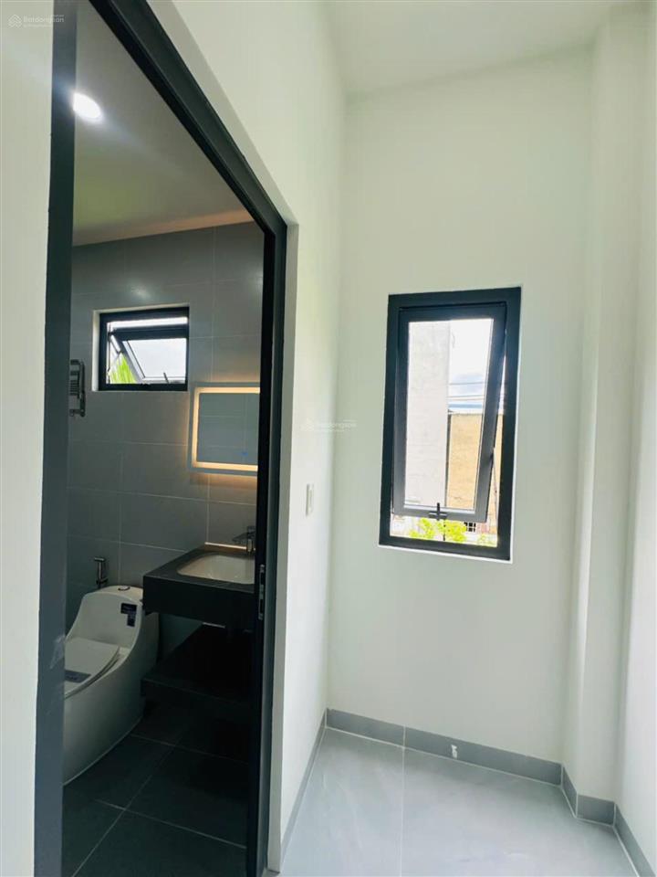 Nhà bán 90m2 ngay công viên biên hùng 3,7 tỷ mới xây hẻm ô tô tận nhà sổ riêng full tiện ích